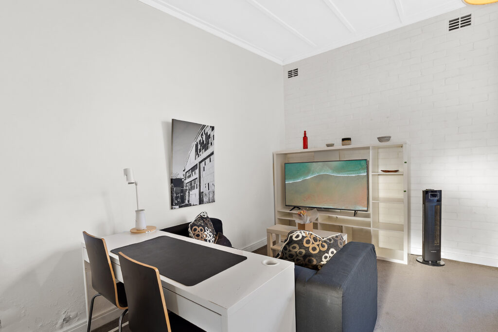 MAX03316 $500 PER WEEK - 35/122 Terrace Road PERTH WA 11