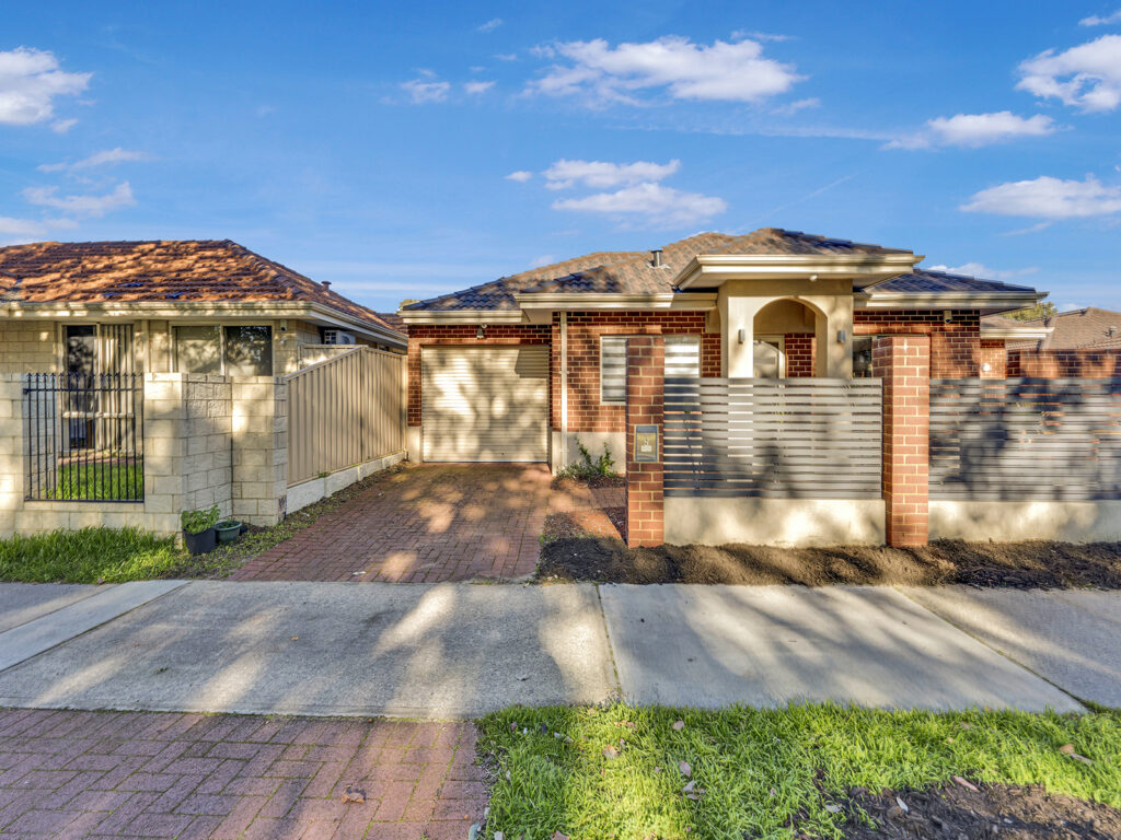 ART LENZ IMAGE 141 $660 PER WEEK - 2/24 Stalker Road, Gosnells 1