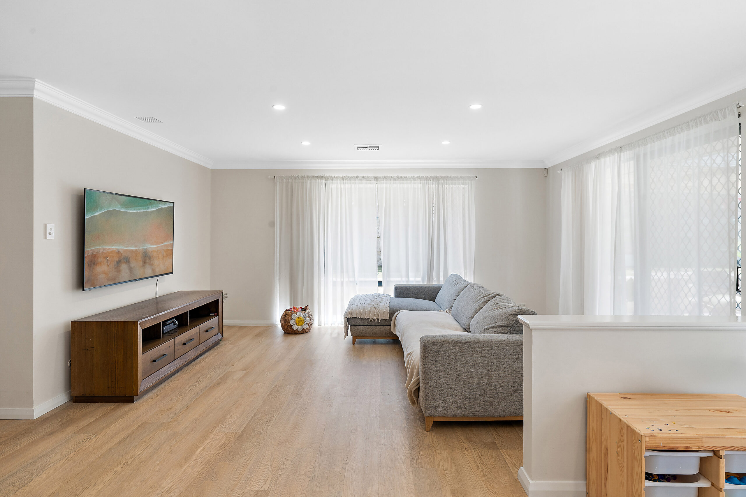 Mindarie coastal family home for lease