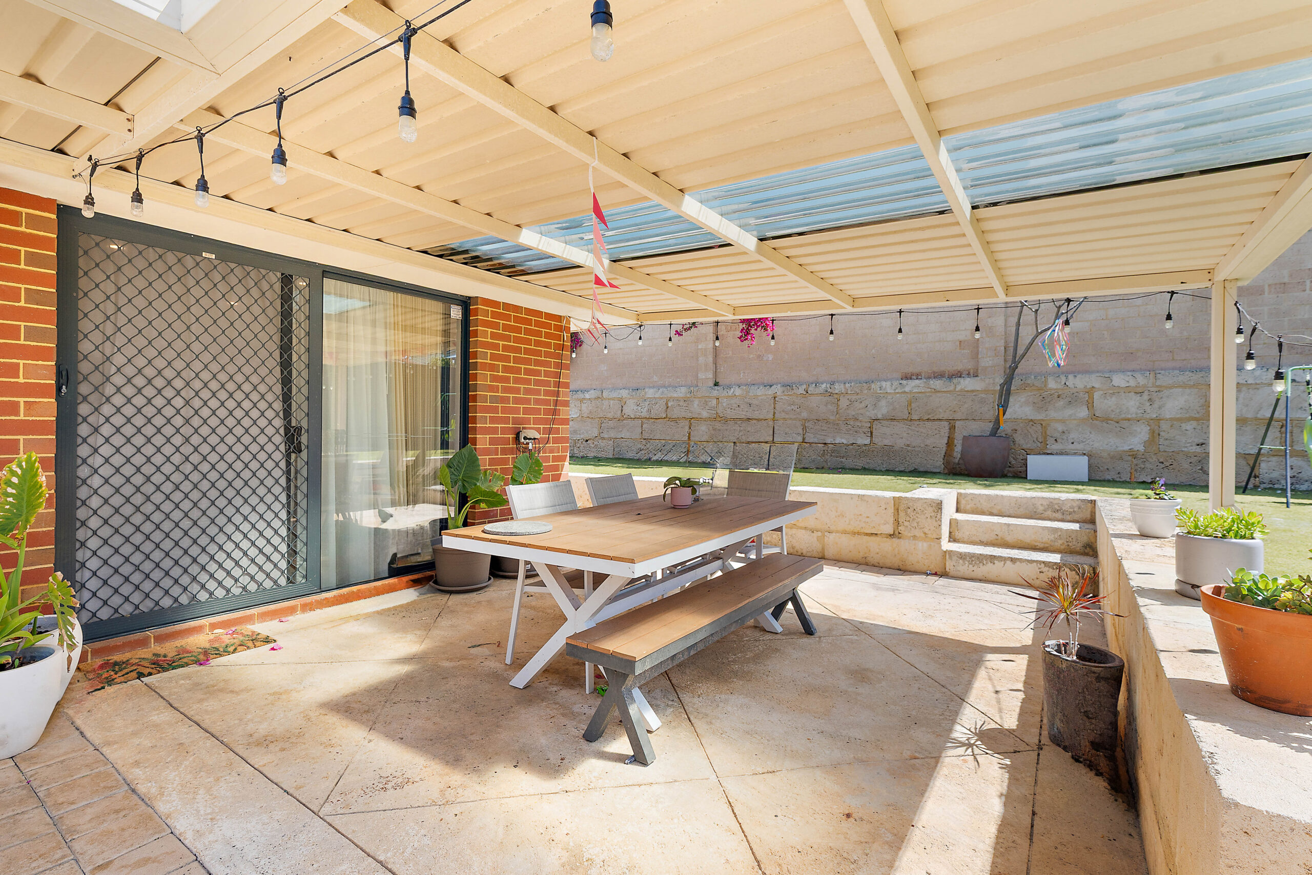 Mindarie coastal family home for lease