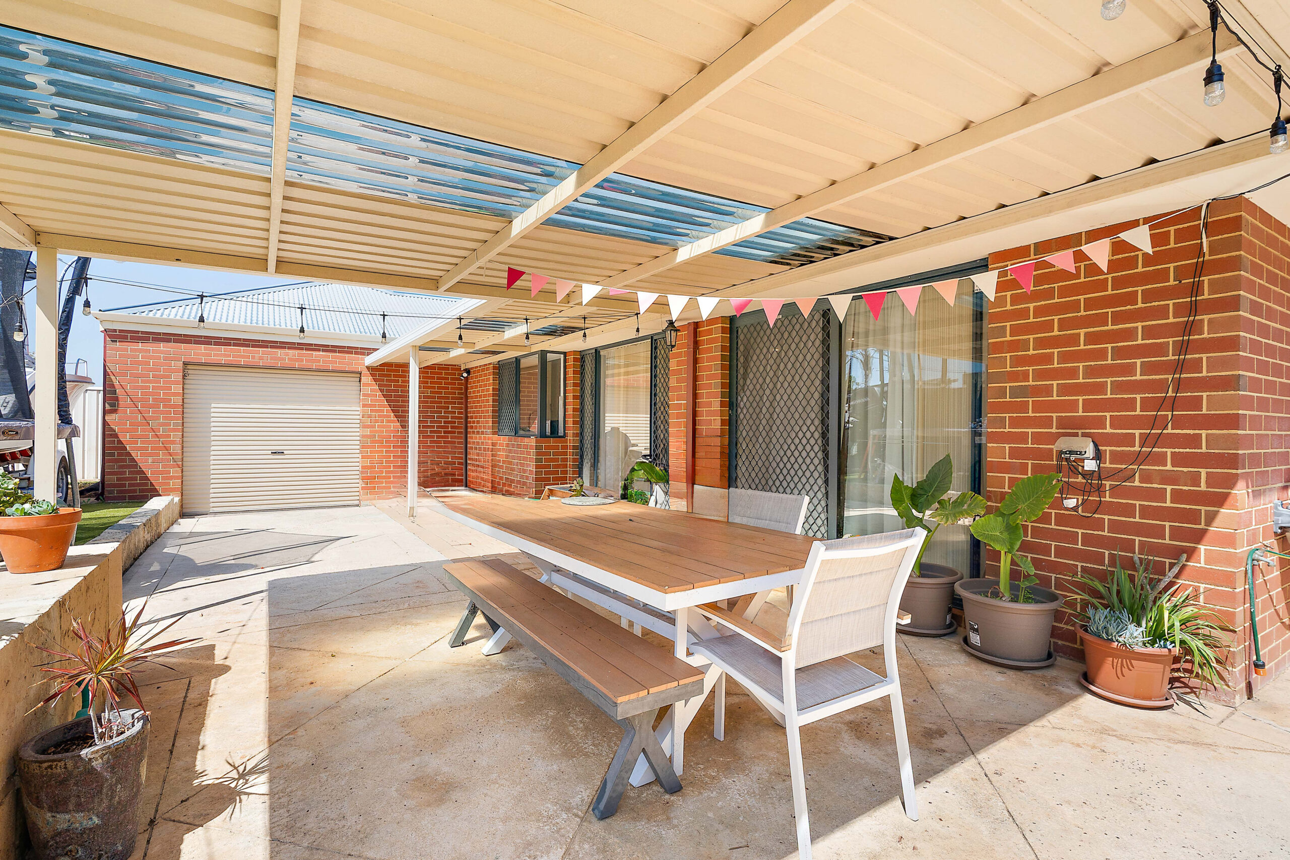 Mindarie coastal family home for lease
