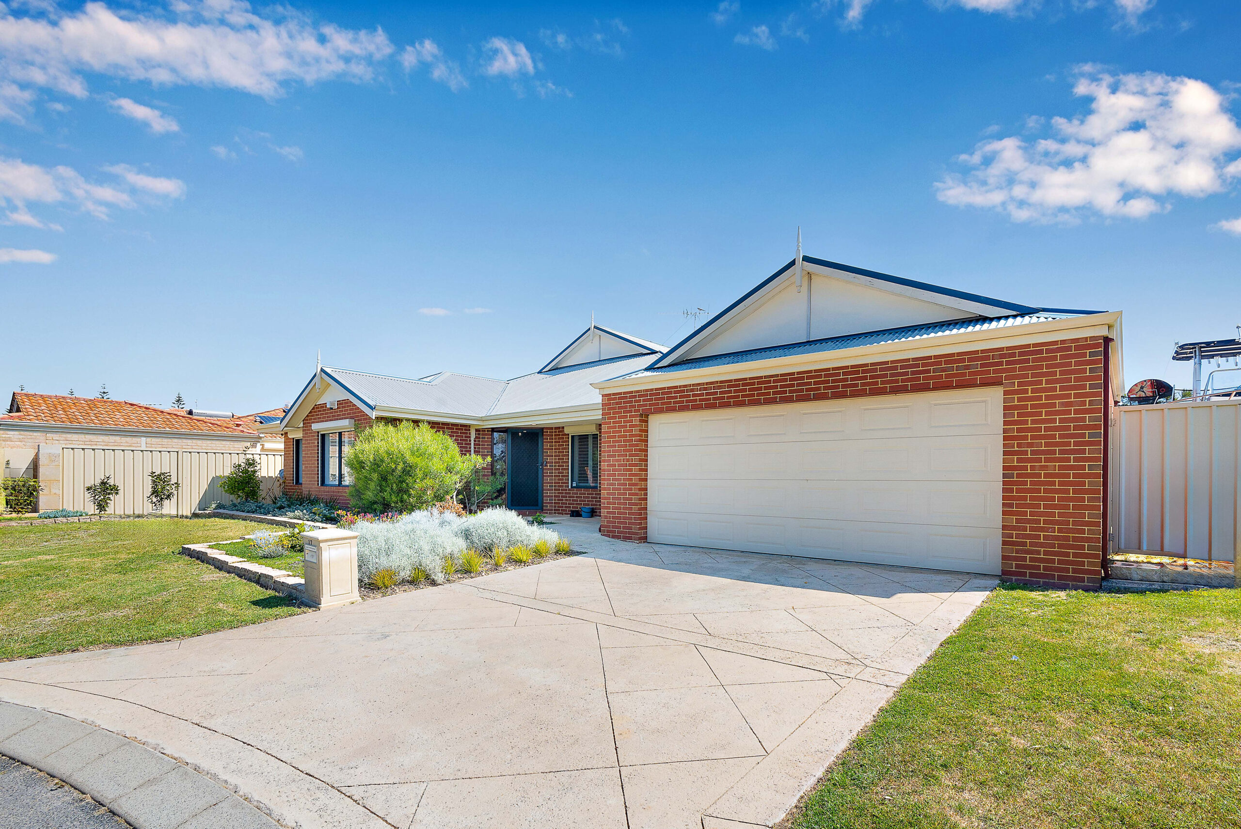 Mindarie coastal family home for lease