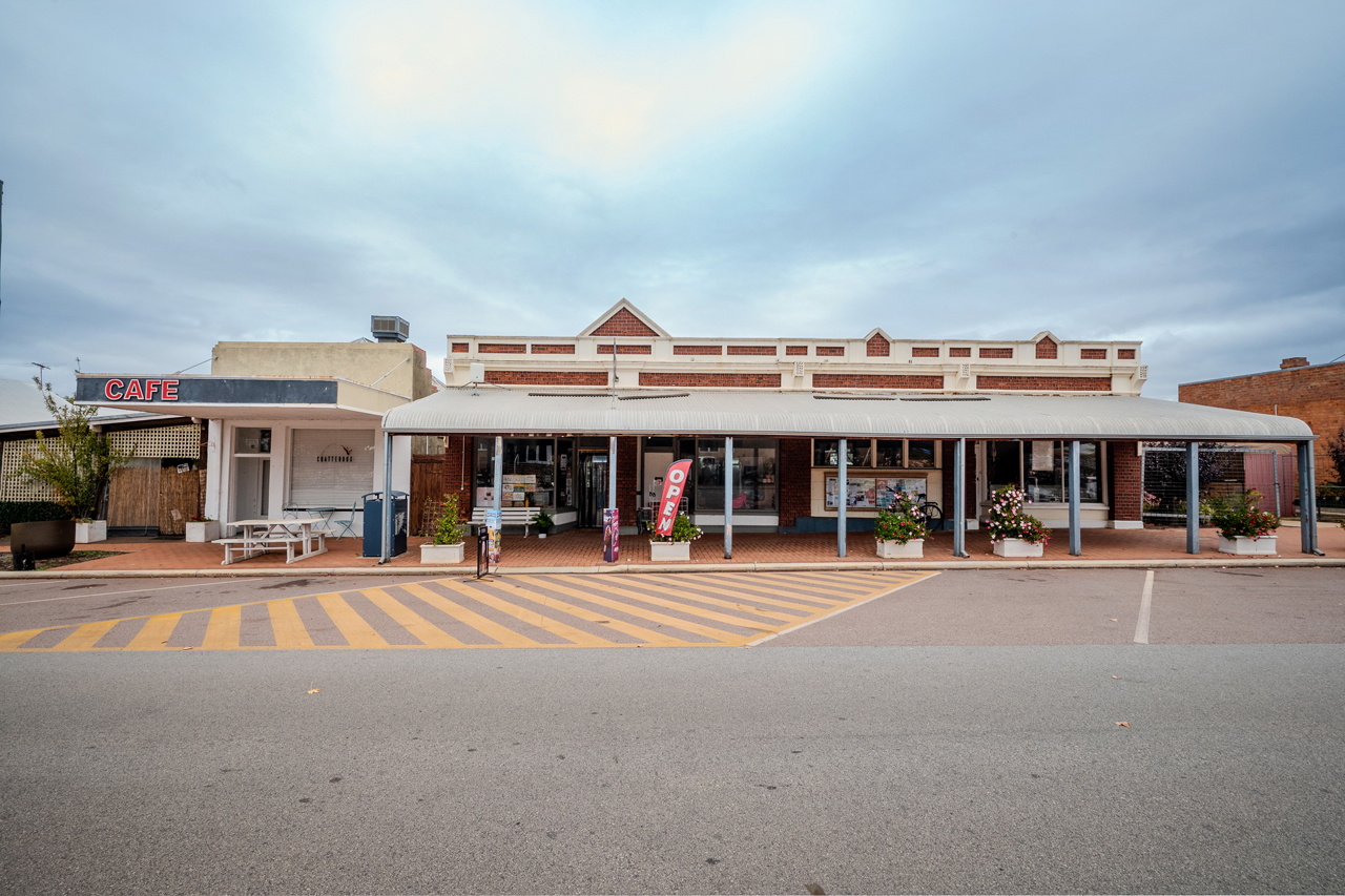 Home for Sale in Williams