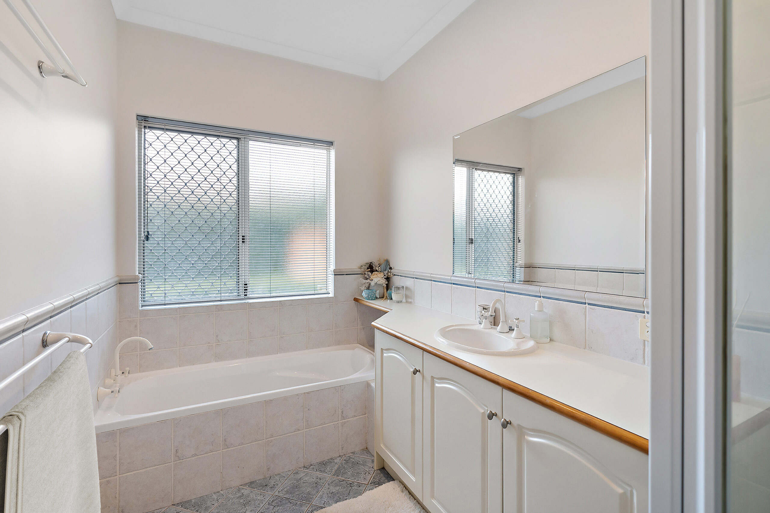 Home for Sale in Henley Brook