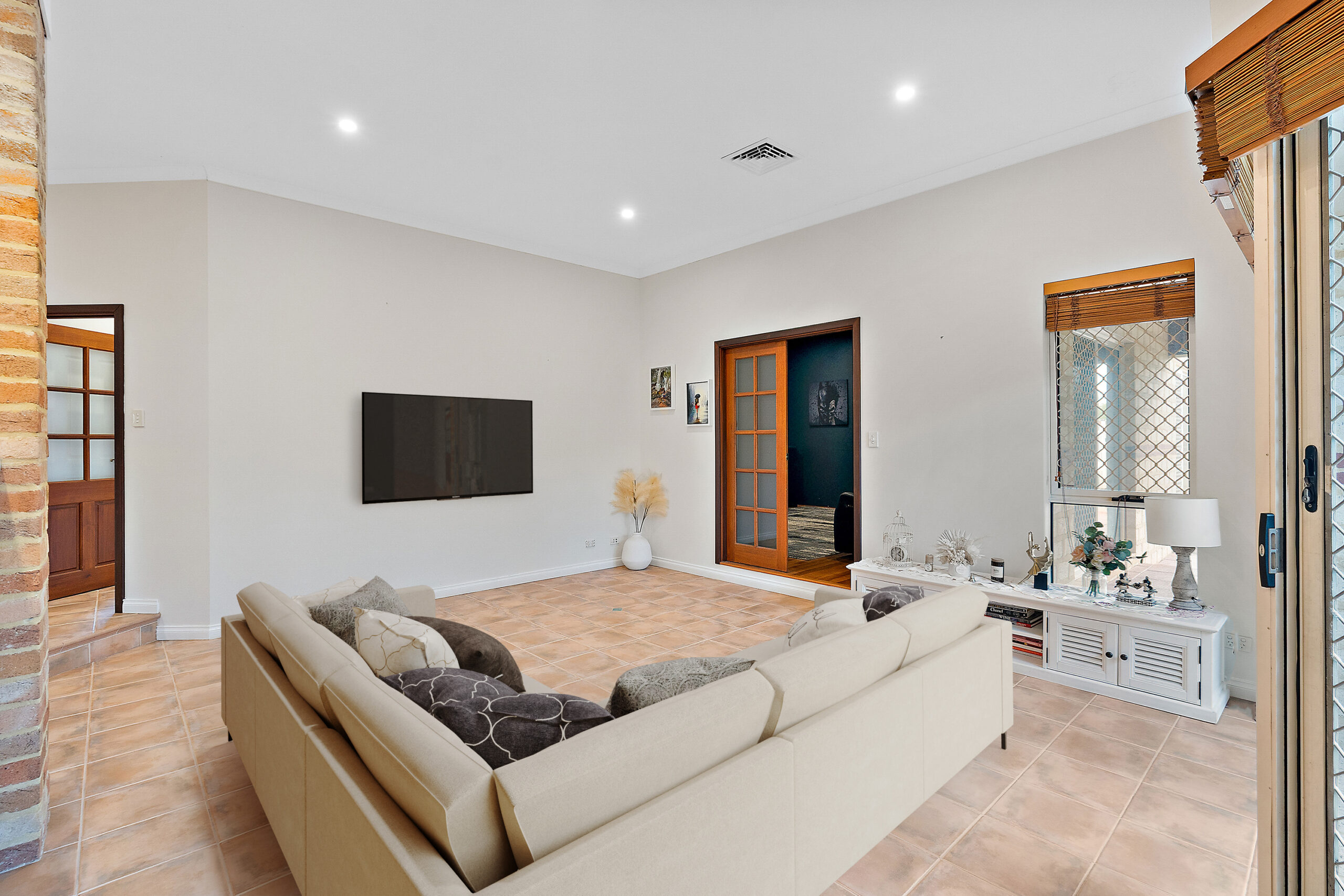 Home for Sale in Henley Brook