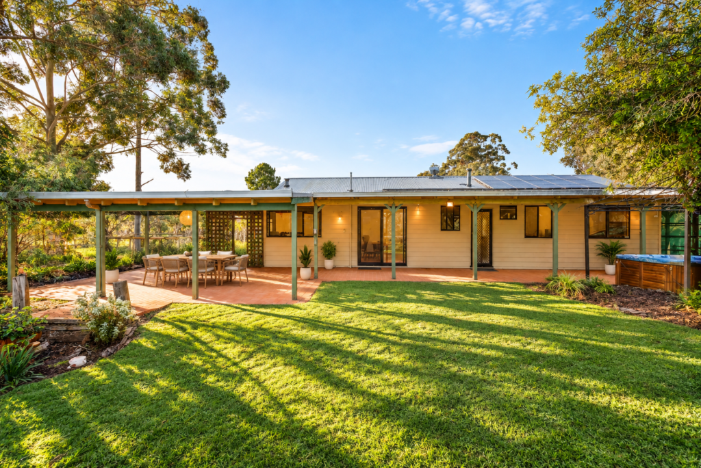 DSC06080 319 Mortimer Road, Casuarina 1