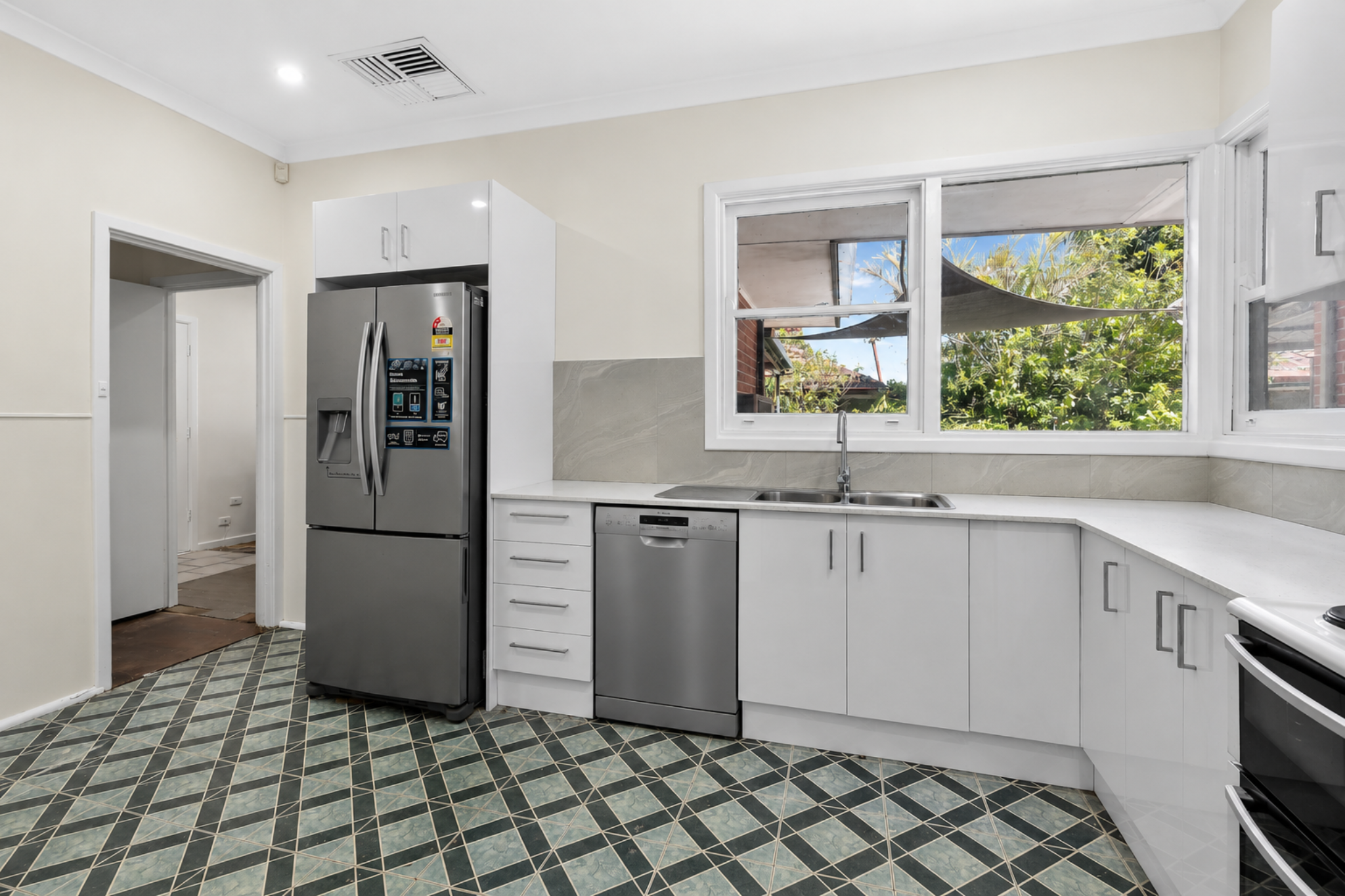 693m² property in Koongamia